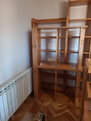 Estantería de madera, precio por unidad alta