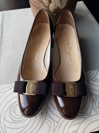 Salvatore Ferragamo Vara Marrón Vintage