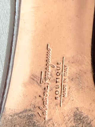 Salvatore Ferragamo Vara Marrón Vintage