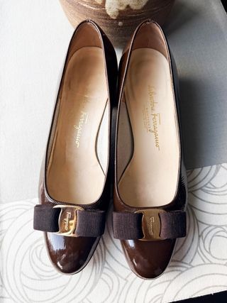 Salvatore Ferragamo Vara Marrón Vintage