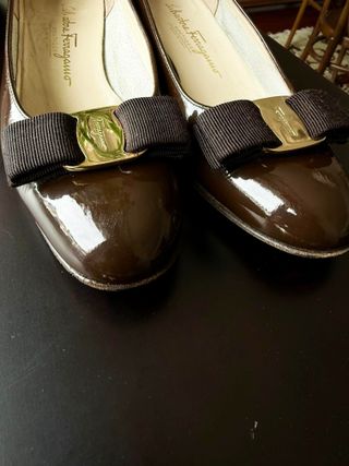 Salvatore Ferragamo Vara Marrón Vintage