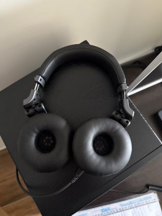 Pioneer DDJ-FLX4 + Hercules Monitor 5 + HDJ Cue1