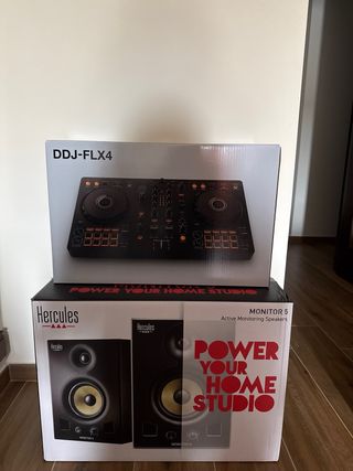 Pioneer DDJ-FLX4 + Hercules Monitor 5 + HDJ Cue1