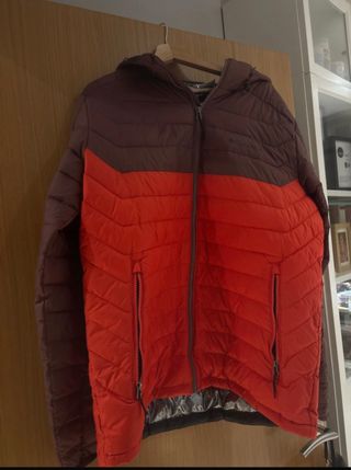 Plumas Columbia Morado y Rojo