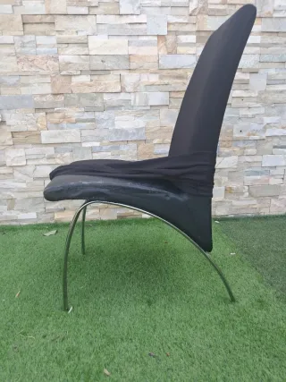 Mesa de comedor gris robusta