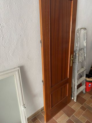 Puertas de madera interior derecha e izquierda