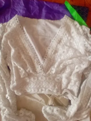 Blusa de encaje blanca talla M