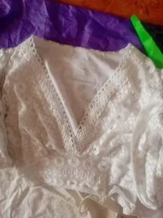 Blusa de encaje blanca talla M