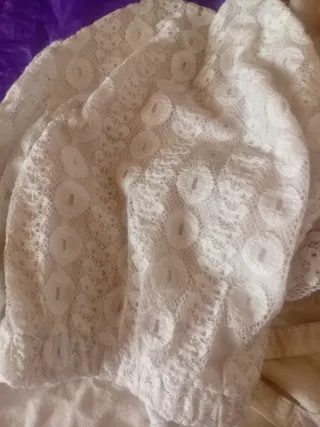 Blusa de encaje blanca talla M