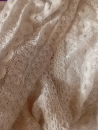 Blusa de encaje blanca talla M
