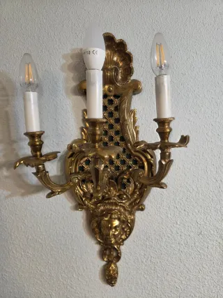 Aplique de pared dorado