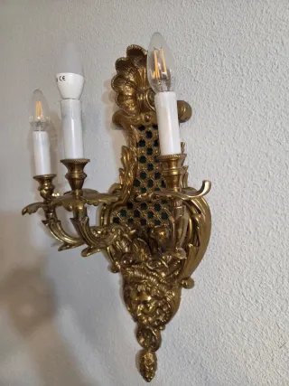 Aplique de pared dorado