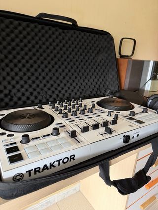 Controlador DJ Native Instruments Traktor S3