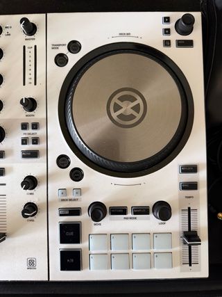 Controlador DJ Native Instruments Traktor S3