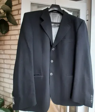 Americana de lana negra