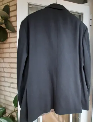 Americana de lana negra