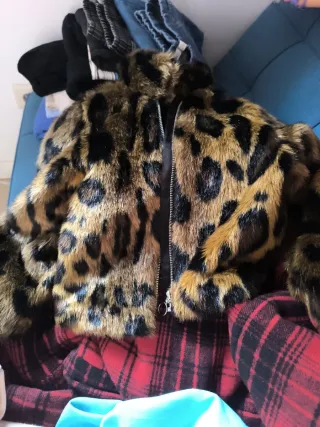 Chaqueta pelo leopardo H&M talla 4/5
