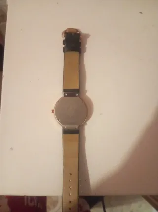 Reloj Gucci Mujer Negro y Dorado