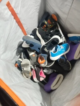 Lote de Zapatillas y Sandalias Infantiles