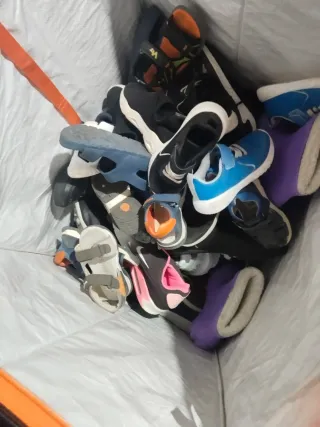 Lote de Zapatillas y Sandalias Infantiles