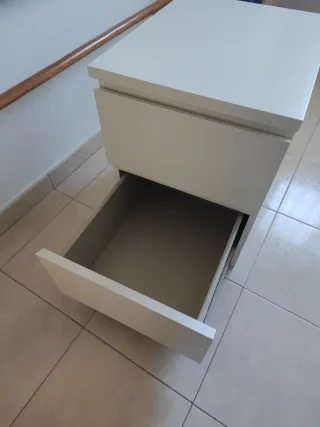 Mesita de noche blanca Ikea 40 ancho 48 fondo 55 a