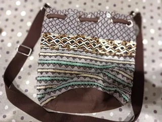 Bolso de mujer con flecos