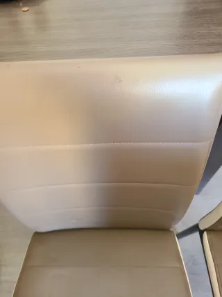 4 Sillas Beige y marrón