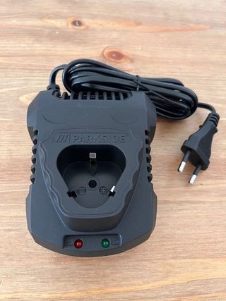 Cargador 2,4 A Parkside