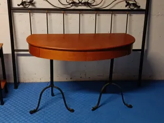 Lote dormitorio, cabecero, mesita diván y aparador