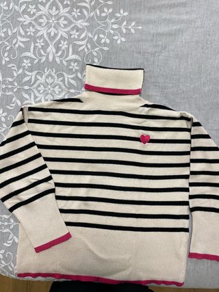 Jersey cuello alto rayas con corazón