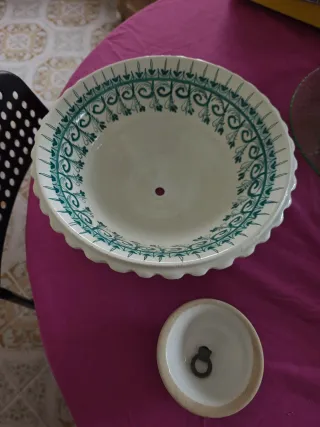 Lámpara de cerámica verde y blanca