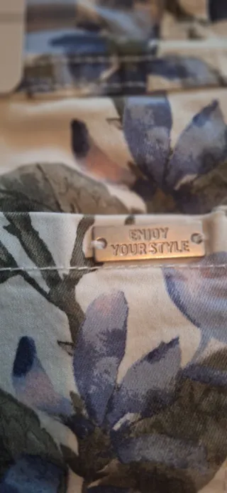 Pantaloni Capri a fiori