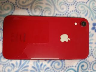 iPhone 11 Rojo, como nuevo, en caja