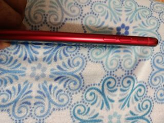 iPhone 11 Rojo, como nuevo, en caja