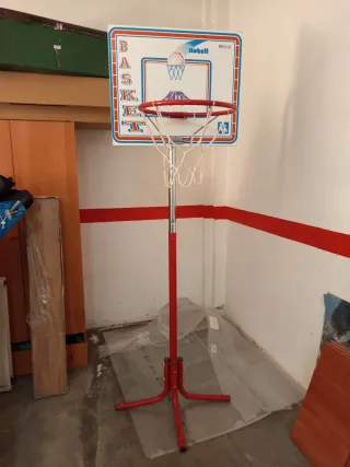 Canasta de baloncesto ajustable