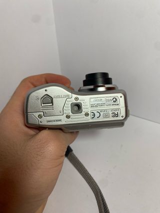 Cámara Digital Nikon Coolpix 2100