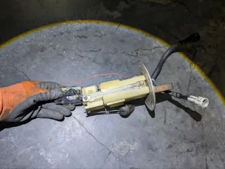 Bomba de gasolina Suzuki GSR 600