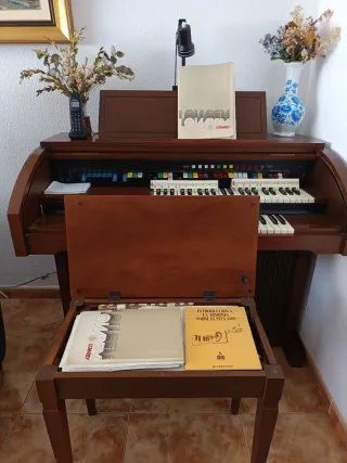 Órgano electrónico Lowrey