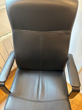 Silla giratoria IKEA MILLBERGET negra