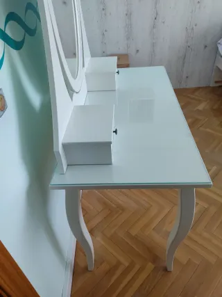 Tocador blanco con espejo Ikea