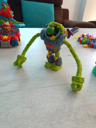 Superthings - Figura Robot Alienígena