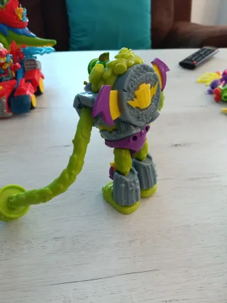 Superthings - Figura Robot Alienígena