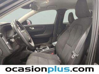 Volvo XC40 T2 Momentum Core Auto 95 kW (129 CV)