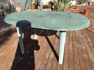 Mesa y 3 Sillas de Jardín Plástico