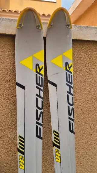 Esquís Fischer RC4 WC 100 con bastones