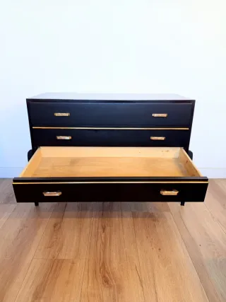 CÓMODA Y MESILLAS MID CENTURY.