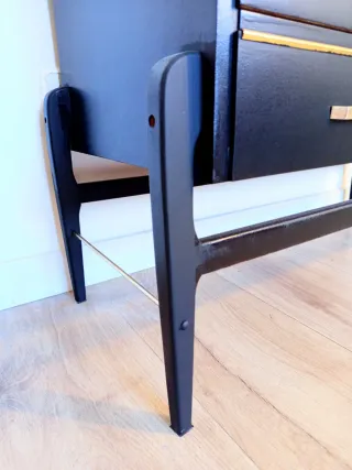 CÓMODA Y MESILLAS MID CENTURY.