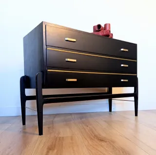 CÓMODA Y MESILLAS MID CENTURY.