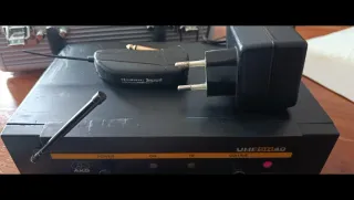 Sistema Inalámbrico de Guitarra y bajo AKG UHF SR4