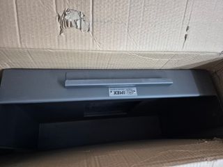 Barbacoa de metal con chimenea